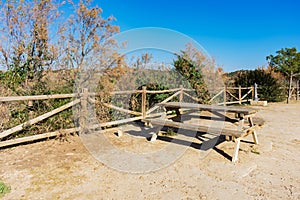 12 picnic tables in Lookout contraparada photo